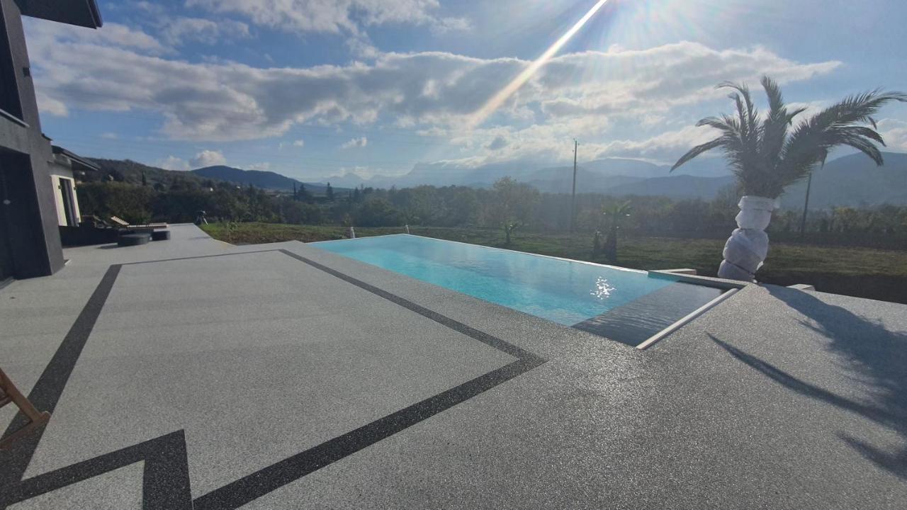 Studio Independant Vue Magnifique Et Au Calme Crest Exterior foto